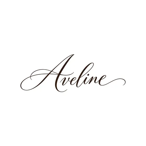 Handwritten logo animation of the name Aveline in calligraphy, written stroke by stroke